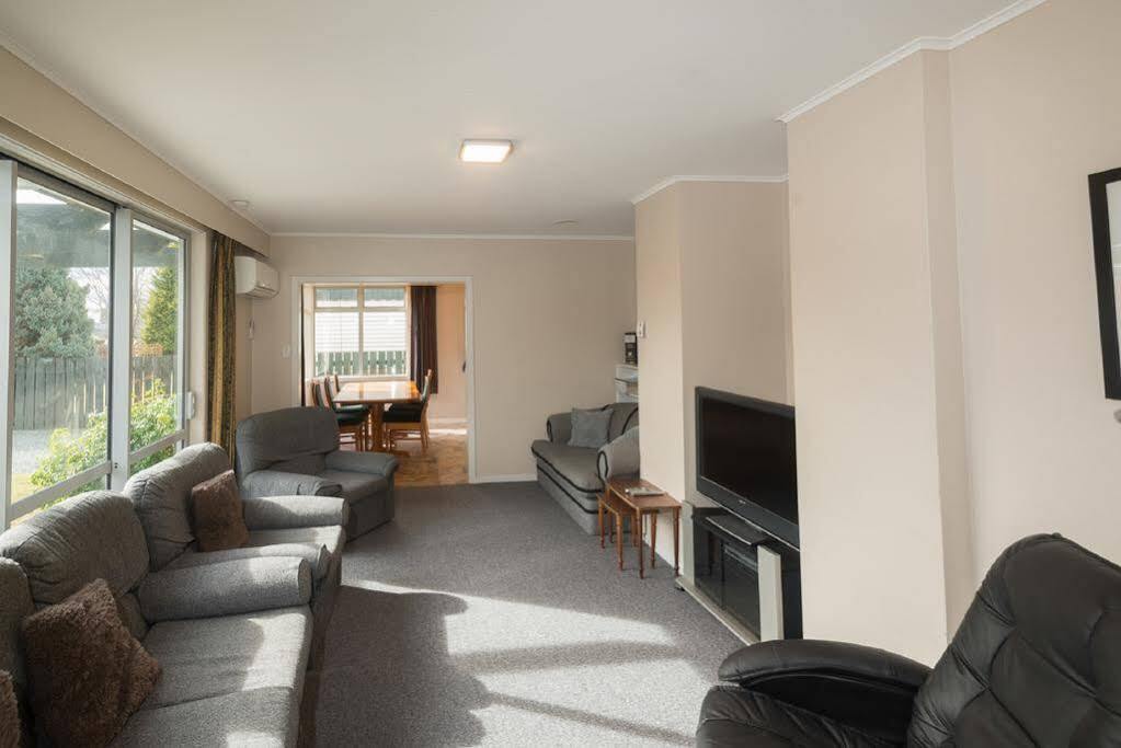 Accommodation Fiordland -The Three Bedroom House At 226A Milford Road Te Anau Luaran gambar